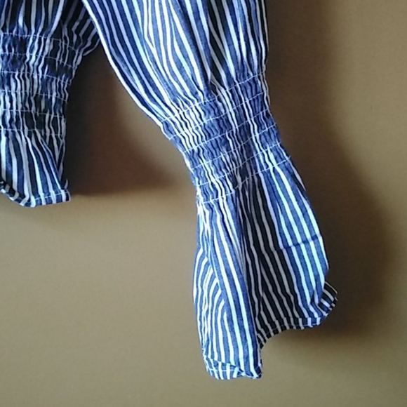 VERY STYLISH Turtleneck blouse top - Picture 2 of 2